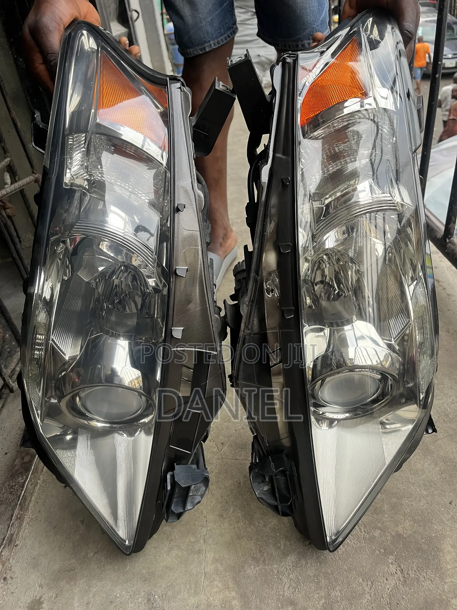 Lexus RX350 2010 Headlamp