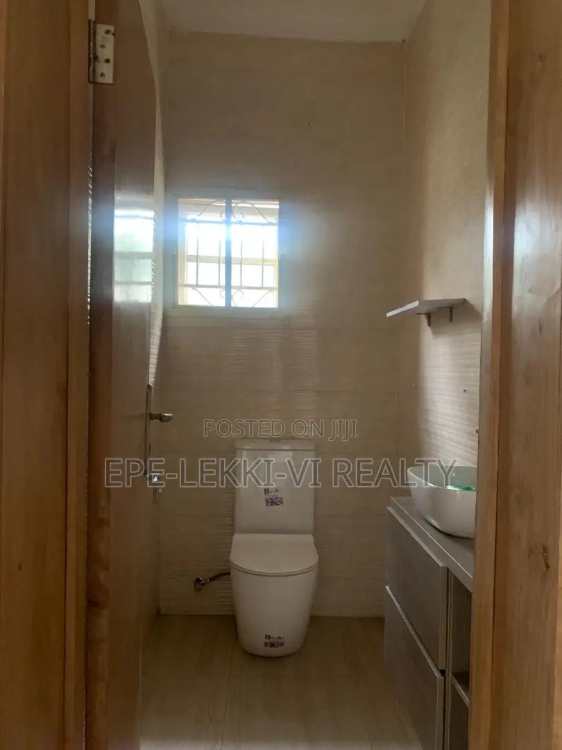 4bdrm Duplex in Lekki Phase 1 for rent