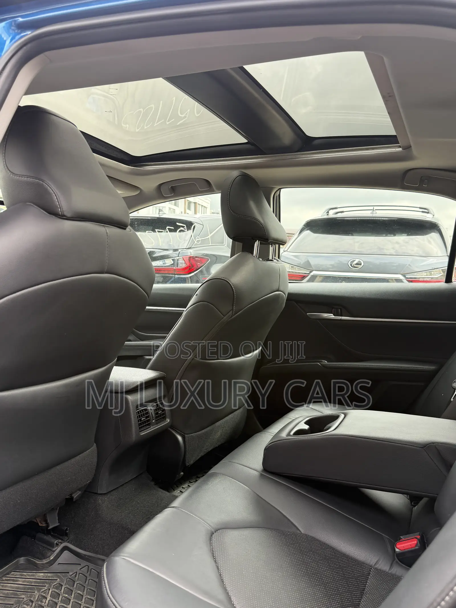 Toyota Camry XLE V6 FWD (3.5L 6cyl 8AM) 2018 Blue