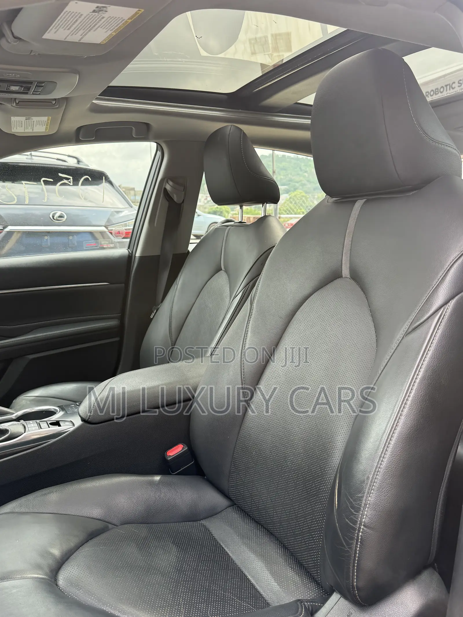 Toyota Camry XLE V6 FWD (3.5L 6cyl 8AM) 2018 Blue