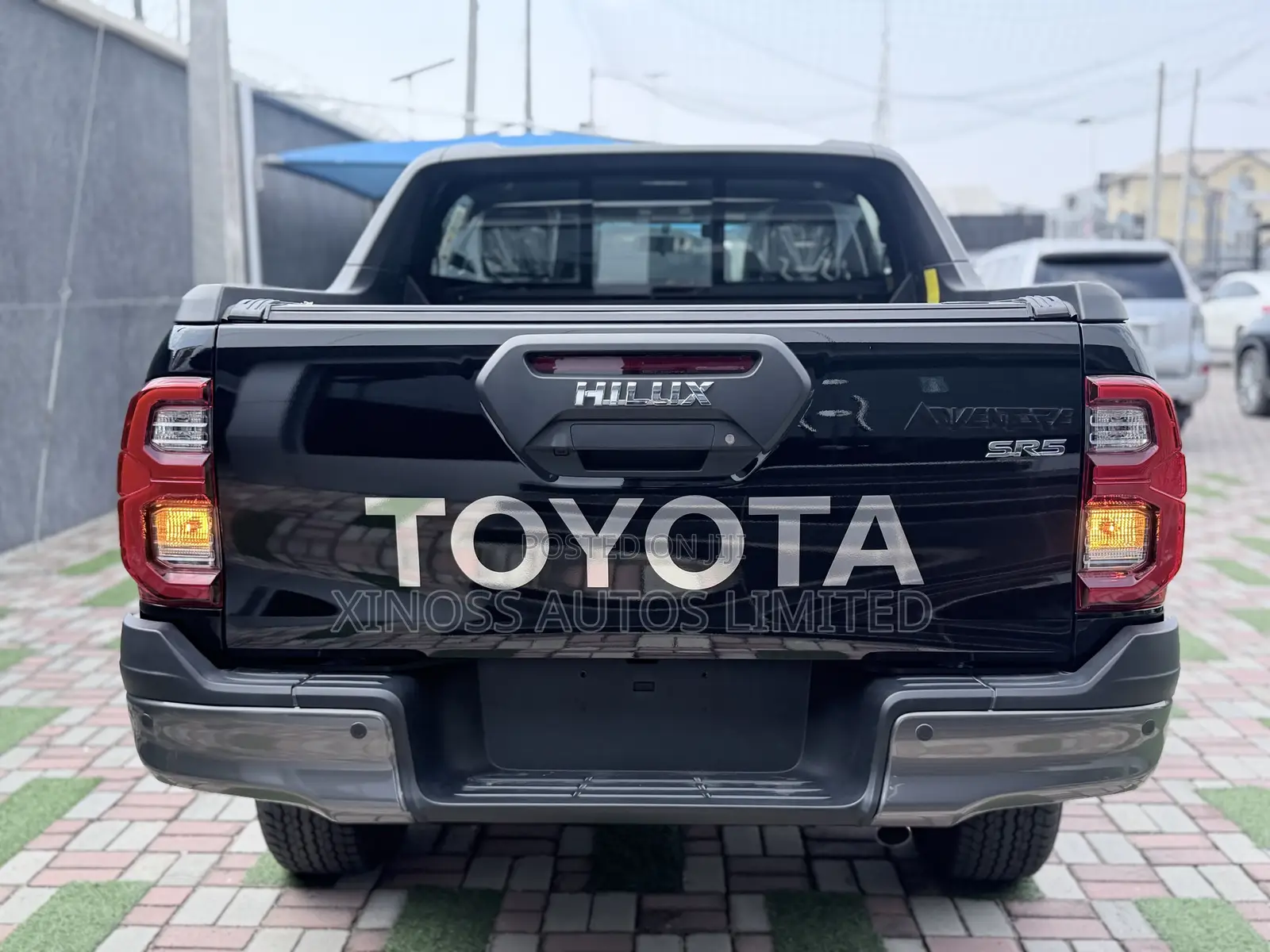 New Toyota Hilux 2025 Black