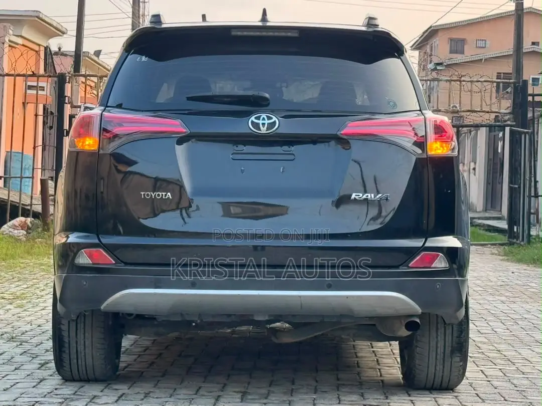 Toyota RAV4 Limited AWD (2.5L 4cyl 6A) 2017 Black