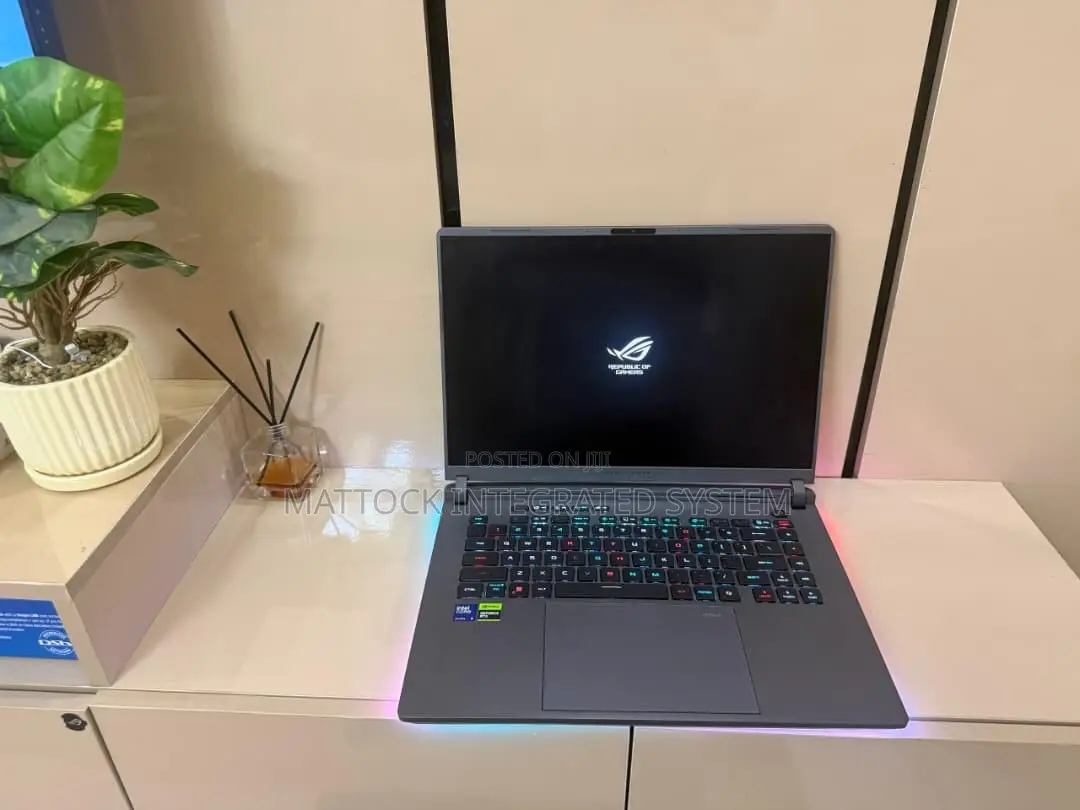 Laptop Asus ROG Strix G16 G614 32GB Intel Core Ultra 9 SSD 1T