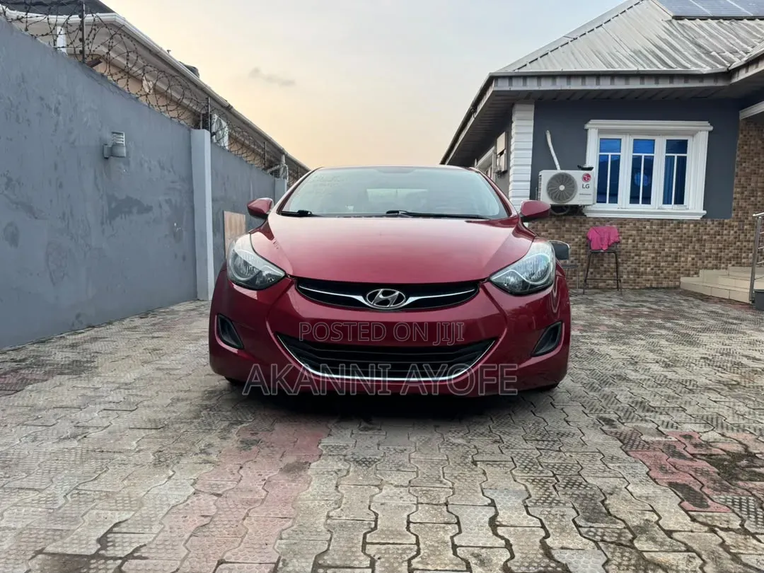 Hyundai Elantra GLS Sedan FWD (1.8L 4cyl 6M) 2013 Red