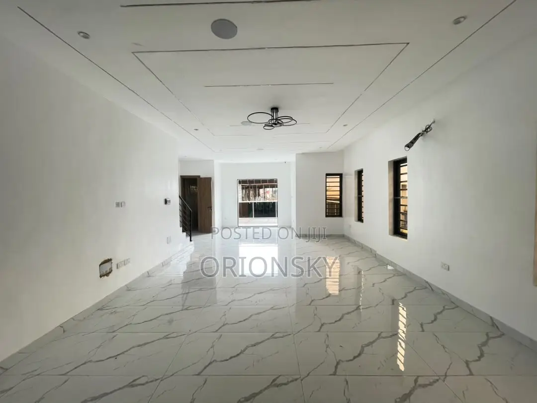 4bdrm Duplex in Ogudu GRA for sale