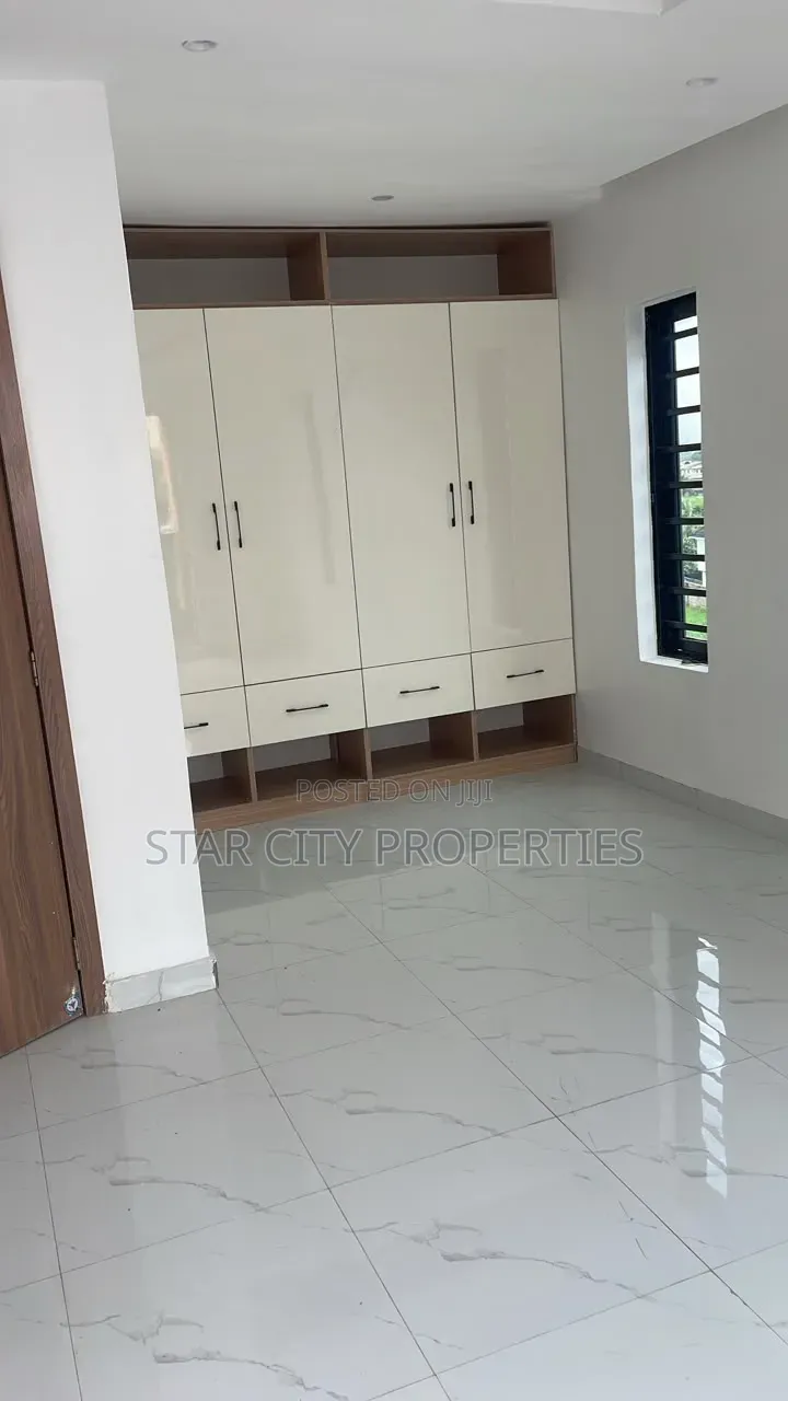 4bdrm Duplex in Magodo Phase 1 Gra for rent