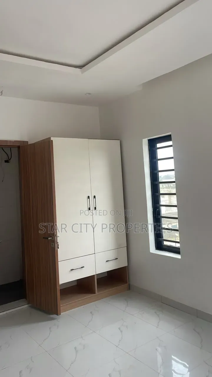 4bdrm Duplex in Magodo Phase 1 Gra for rent