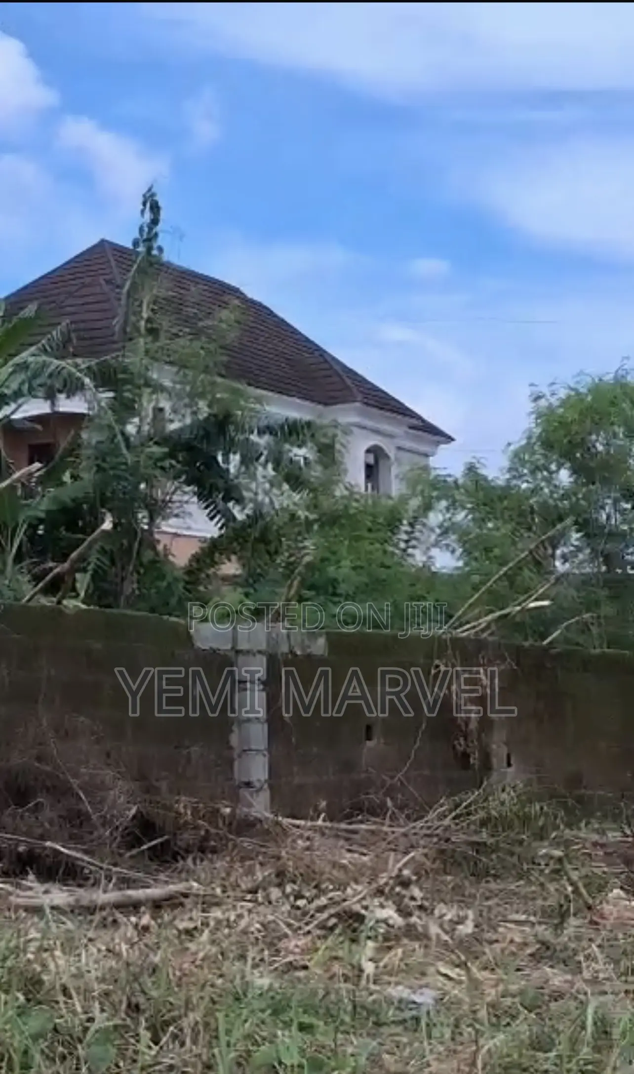 Fenced 893sqm Land at Idi-Ishin Main Jericho, Ibadan With Extra 130sqm