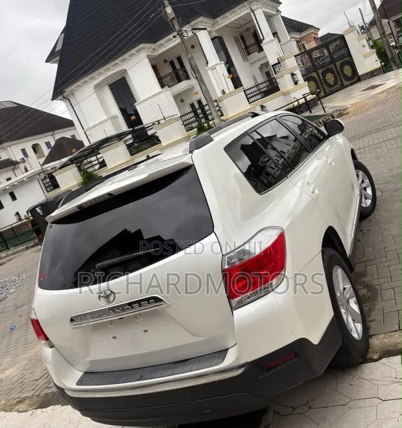 Toyota Highlander Limited 2012 White