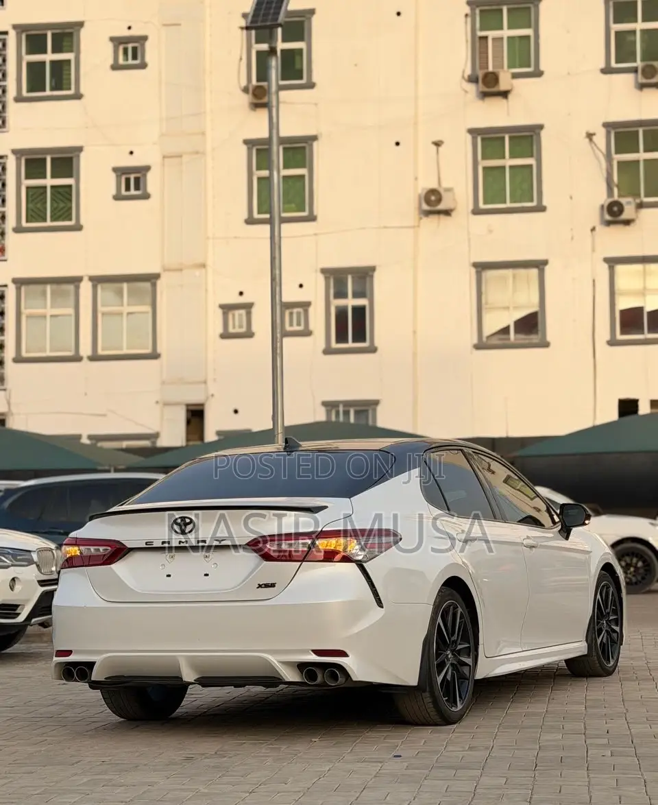 Toyota Camry XSE V6 (3.5L V6 8A) 2019 White