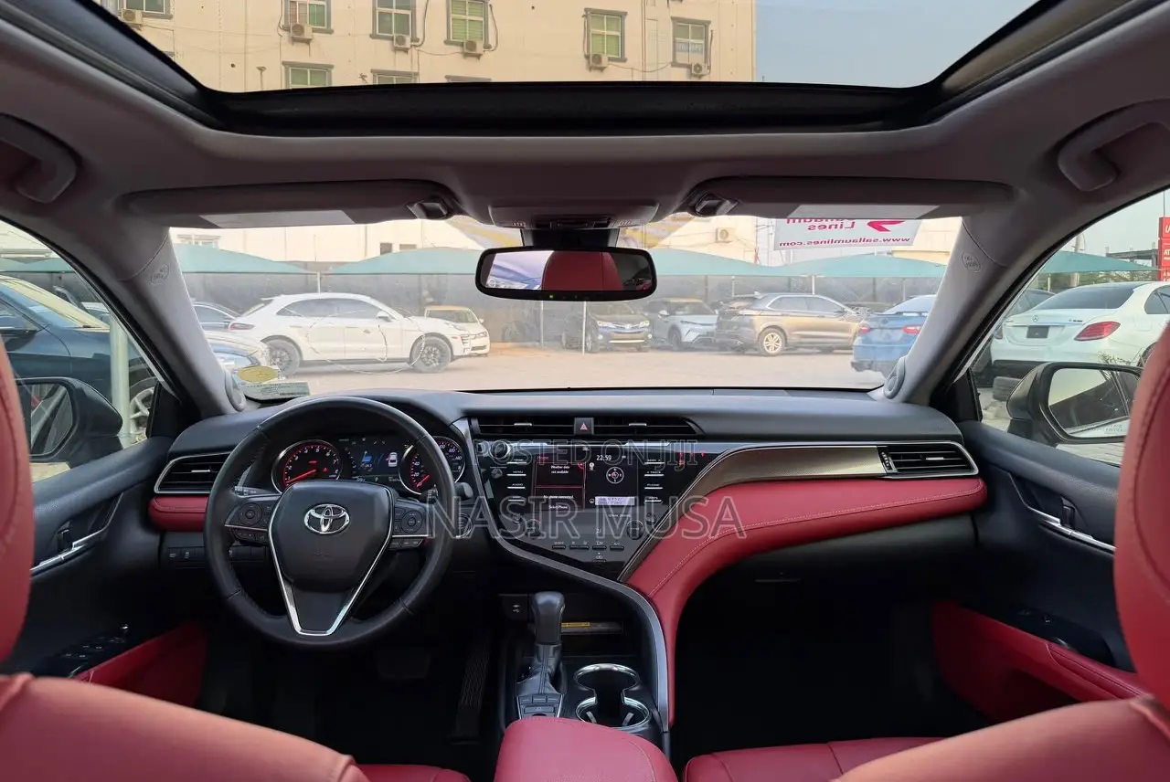 Toyota Camry XSE V6 (3.5L V6 8A) 2019 White