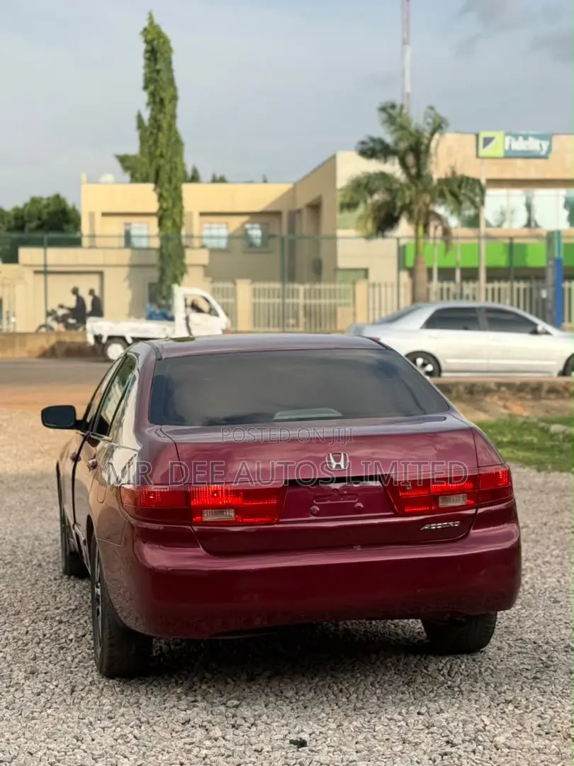 Honda Accord 2005 Maroon