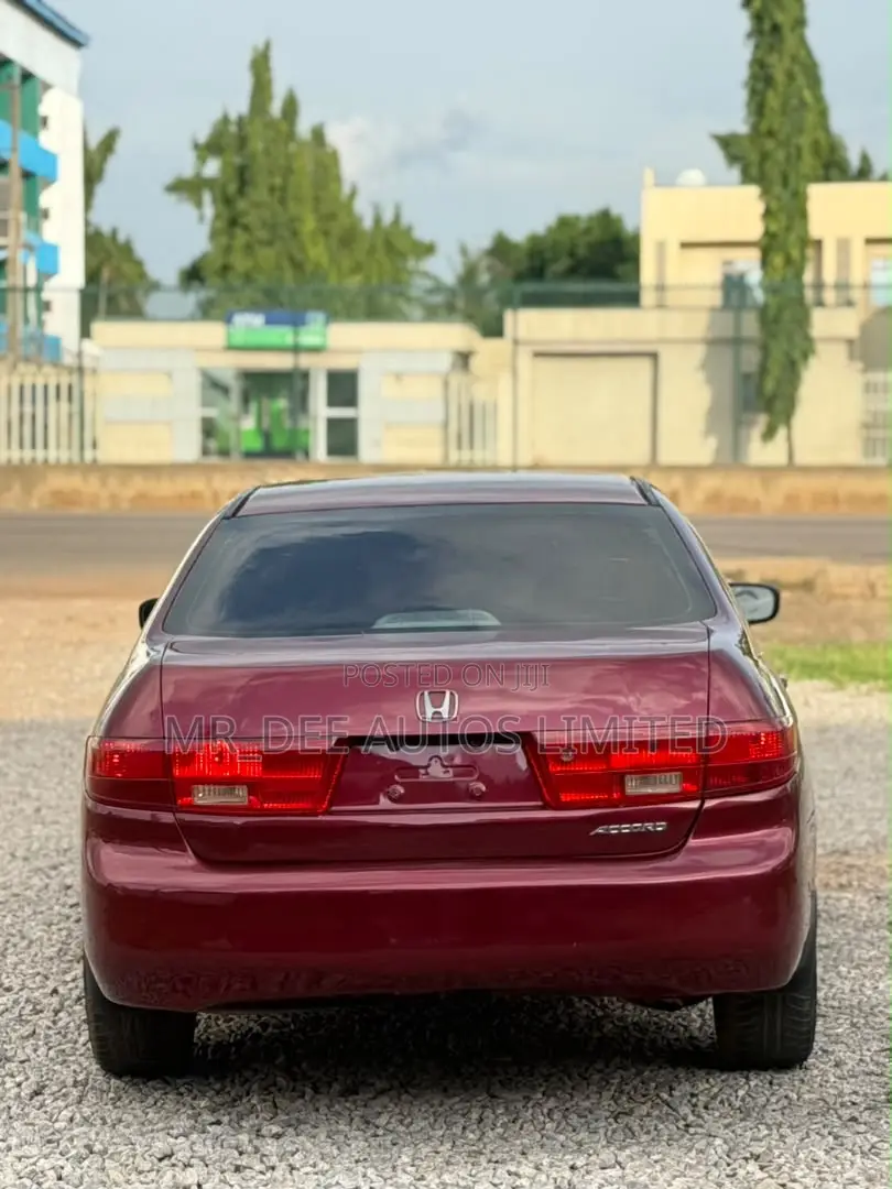 Honda Accord 2005 Maroon