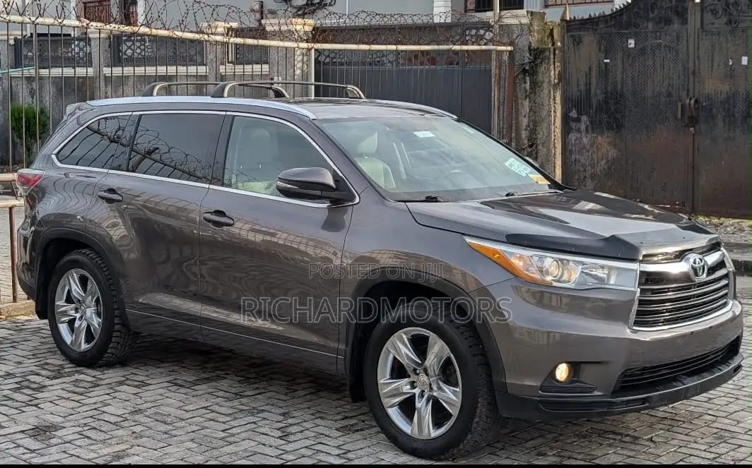 Toyota Highlander Limited Platinum 4dr SUV AWD (3.5L 6cyl 6A) 2015
