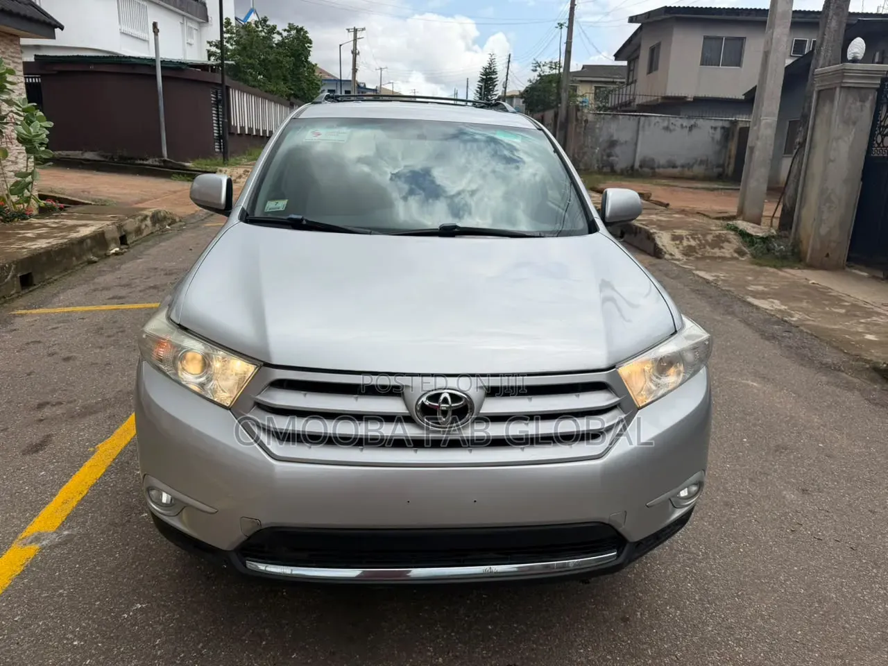 Toyota Highlander 2013 Silver