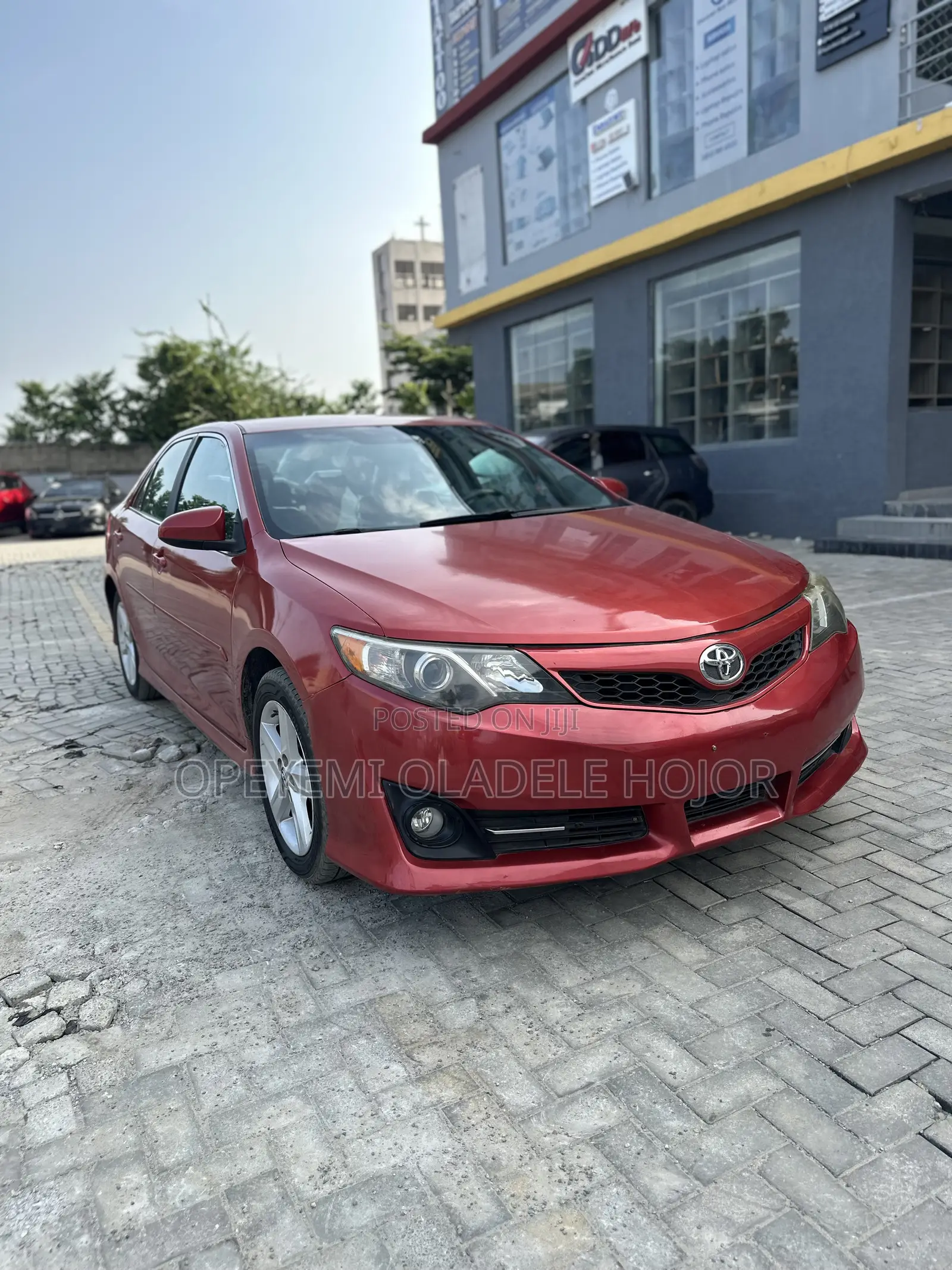 Toyota Camry SE 4dr Sedan (2.5L 4cyl 6A) 2013 Red
