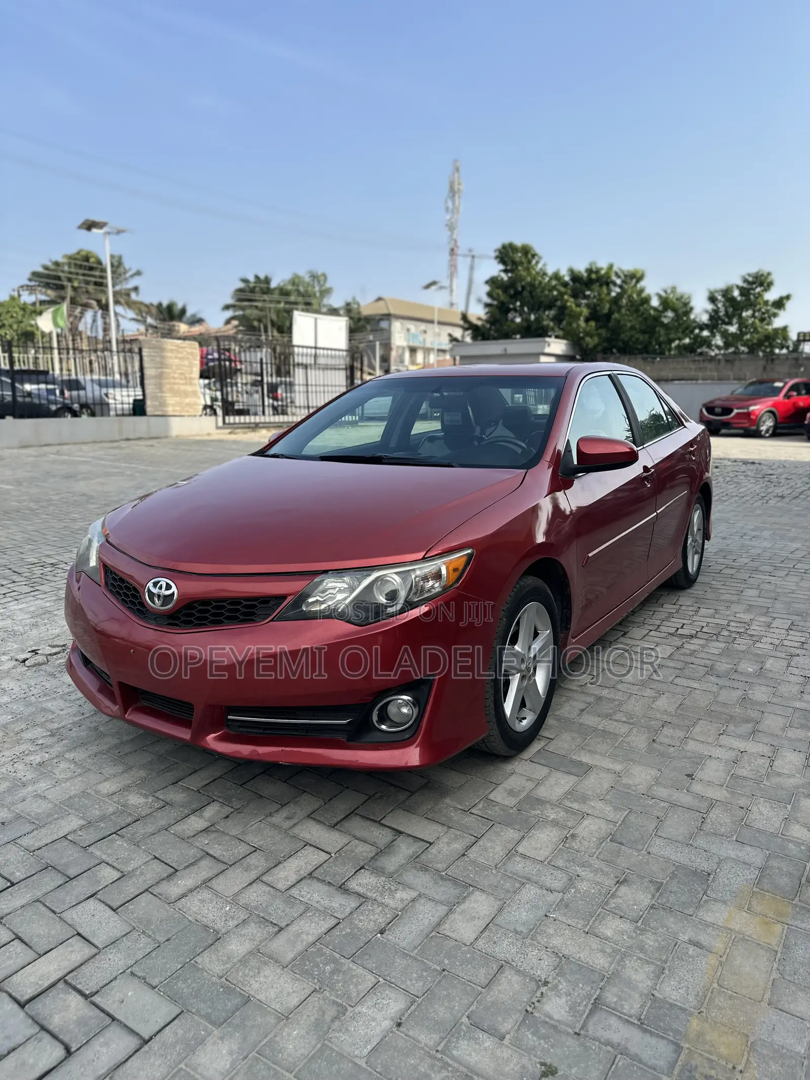 Toyota Camry SE 4dr Sedan (2.5L 4cyl 6A) 2013 Red