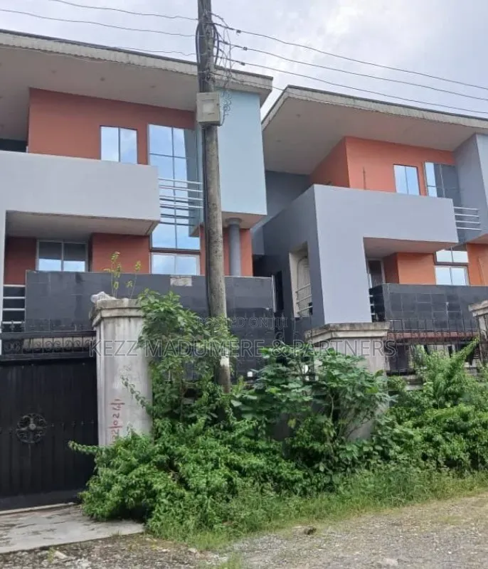 12bdrm Duplex in New Gra , Port for rent