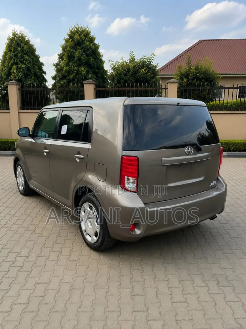 Scion xD 2012 Gray