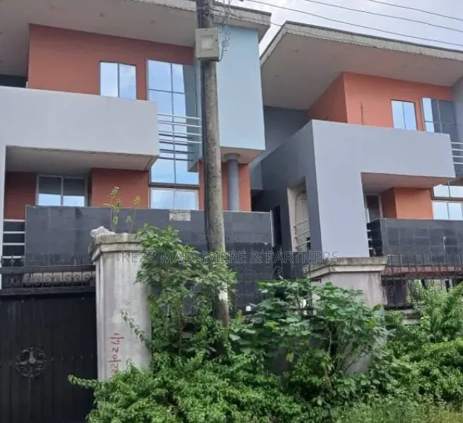 12bdrm Duplex in New Gra , Port for rent