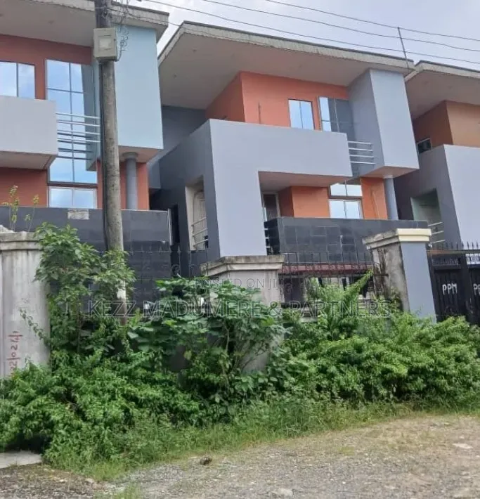 12bdrm Duplex in New Gra , Port for rent
