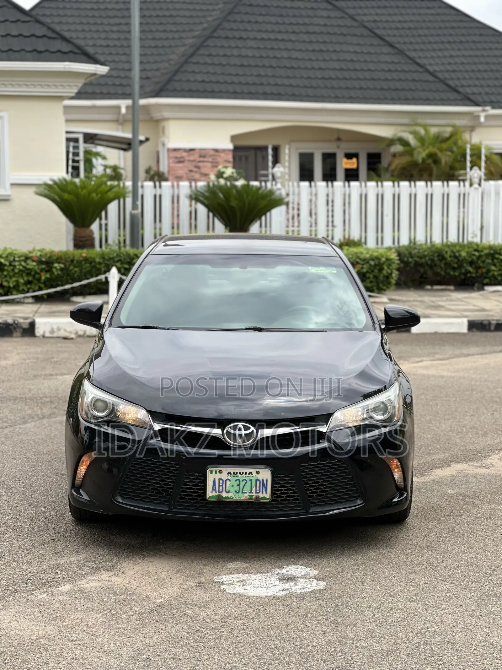 Toyota Camry SE w/Special Edition Pkg (2.5L 4cyl 6A) 2016 Black