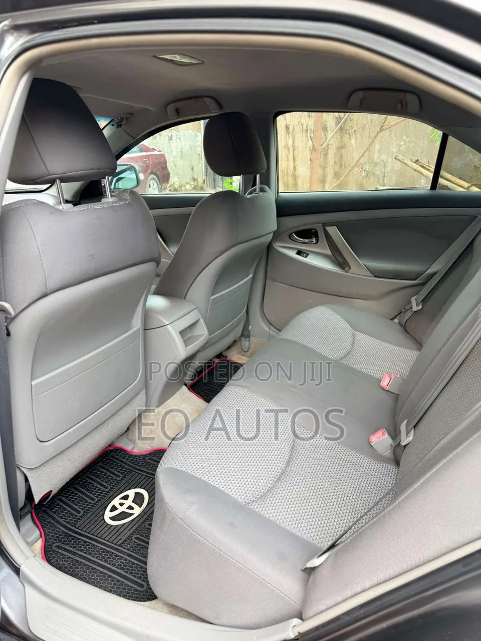 Toyota Camry SE 4dr Sedan (2.5L 4cyl 6AM) 2010 Gray