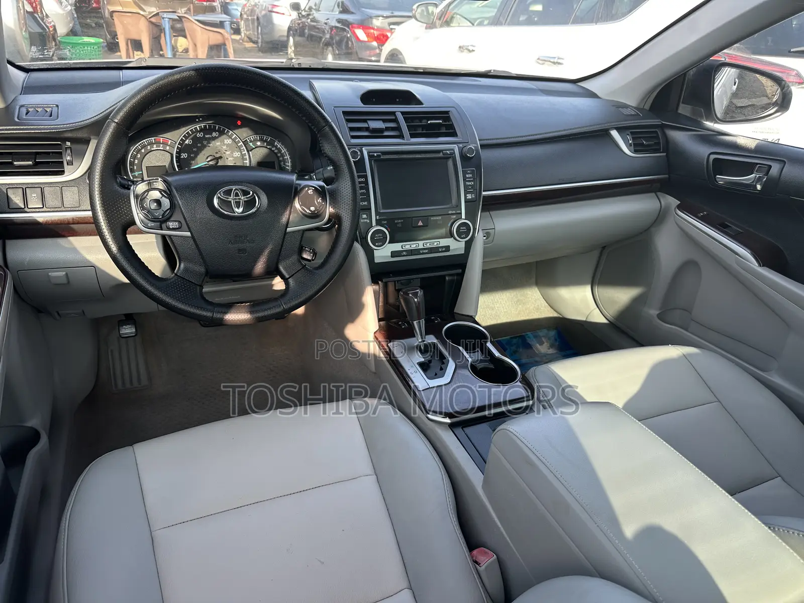 Toyota Camry XLE 4dr Sedan (2.5L 4cyl 6A) 2014 Silver