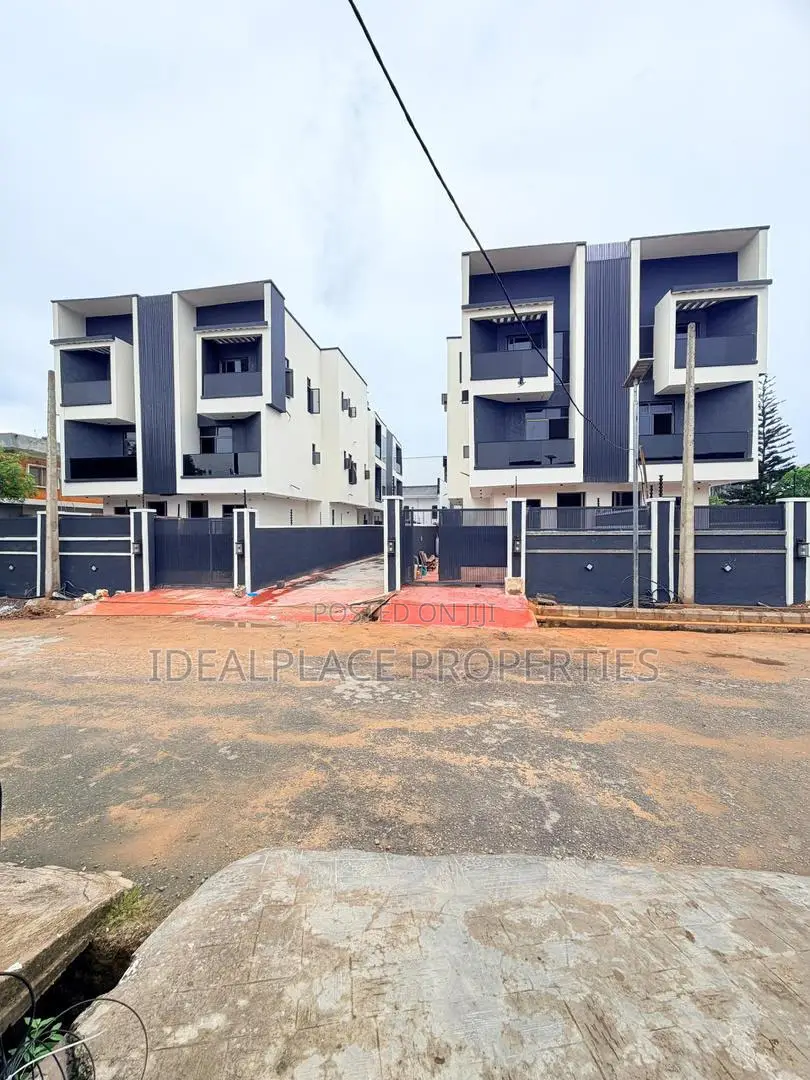 4bdrm Duplex in Adeniyi Jones for sale