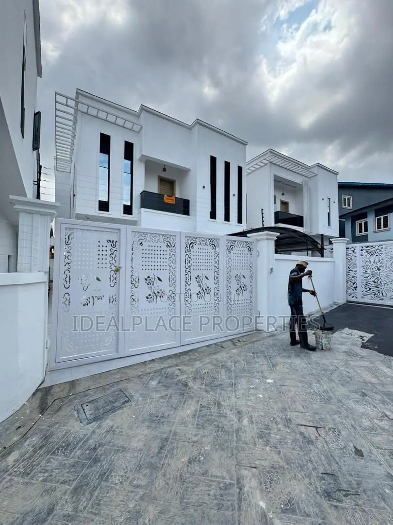 5bdrm Duplex in Omole Phase 1 for sale
