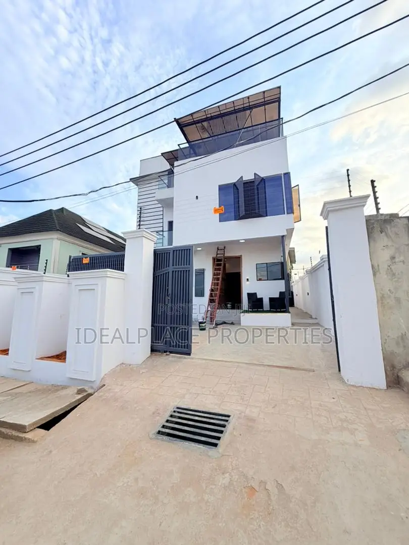 5bdrm Duplex in Aguda / Ogba for sale