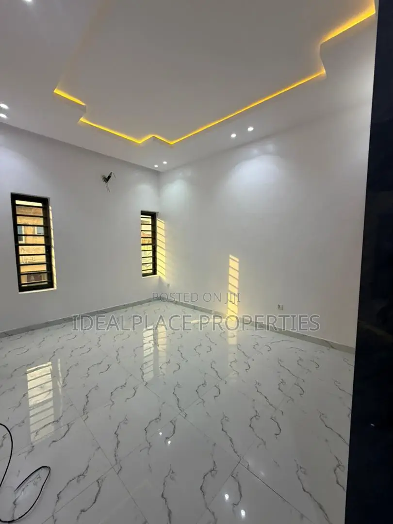 5bdrm Duplex in Aguda / Ogba for sale
