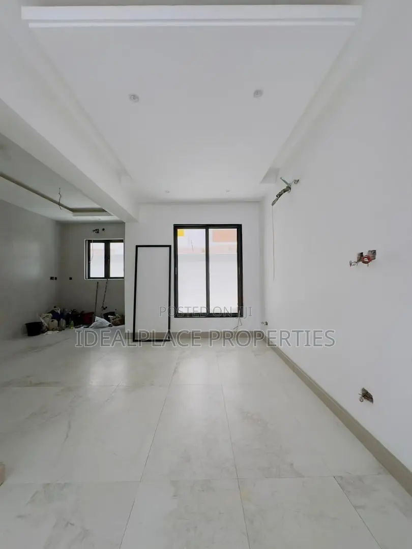 3bdrm Apartment in Allen Avenue for sale