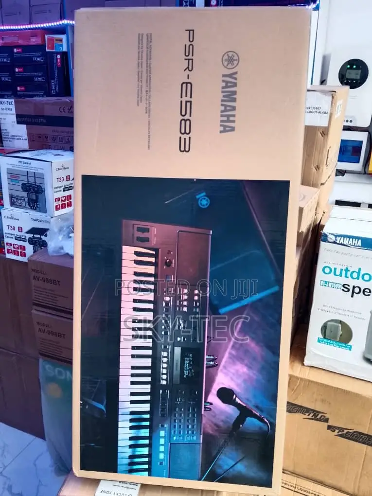 Original Yamaha Keyboard PSR-E583