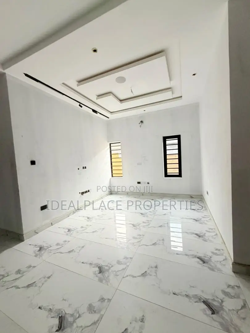 4bdrm Duplex in Phase 2 for sale