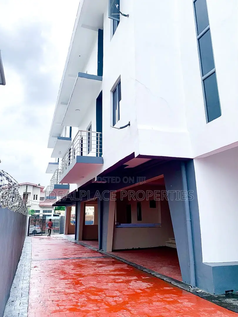 4bdrm Duplex in Anthony Village for sale