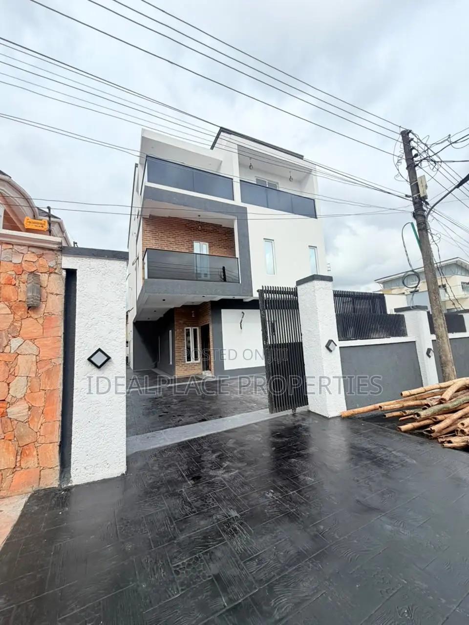 5bdrm Duplex in GRA Phase 2 Shangisha for sale