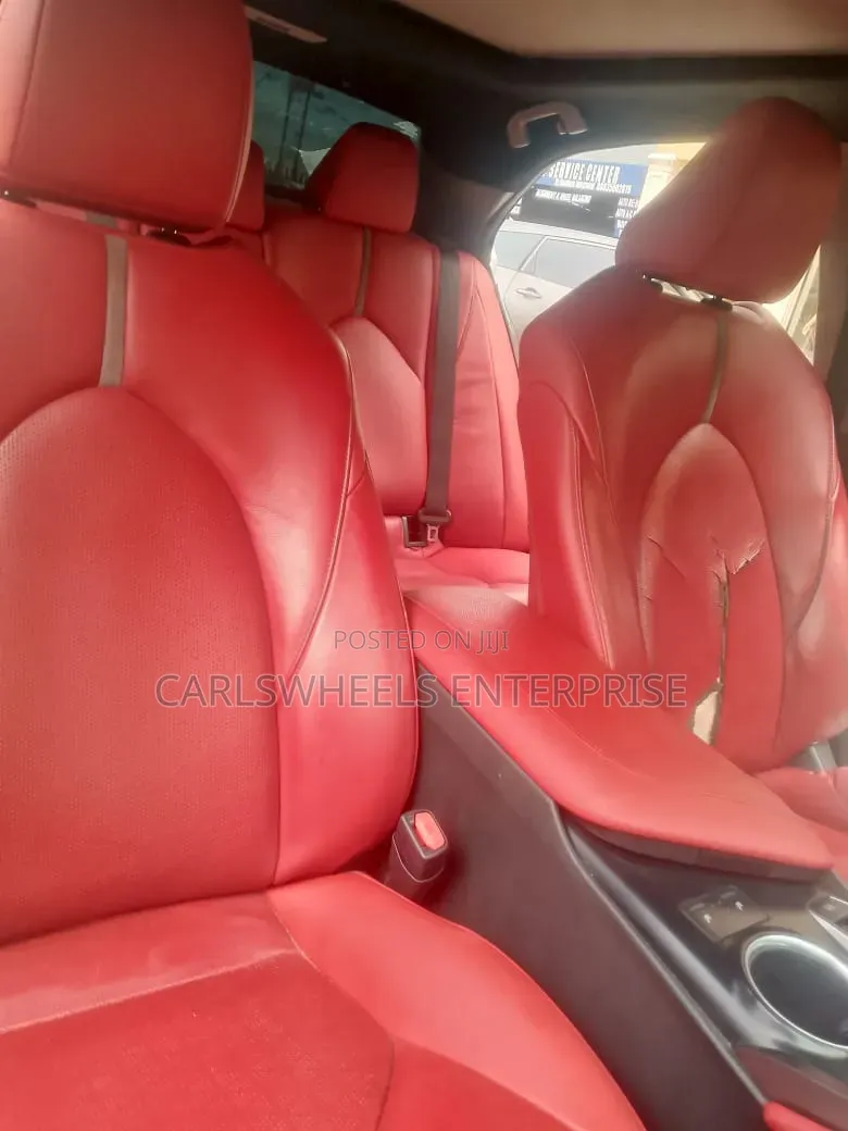 Toyota Camry XSE (2.5L 4cyl 8A) 2019 White