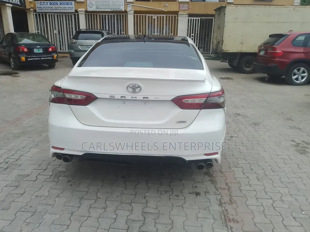 Toyota Camry XSE (2.5L 4cyl 8A) 2019 White
