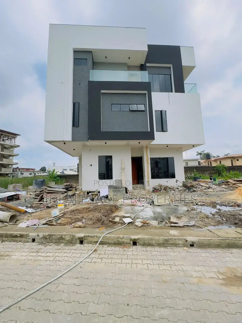 4bdrm Duplex in Opebi for sale
