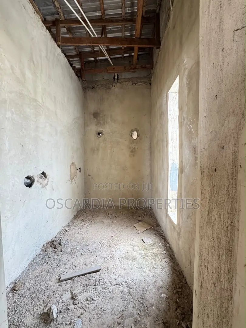 4bdrm Duplex in Life Camp for sale