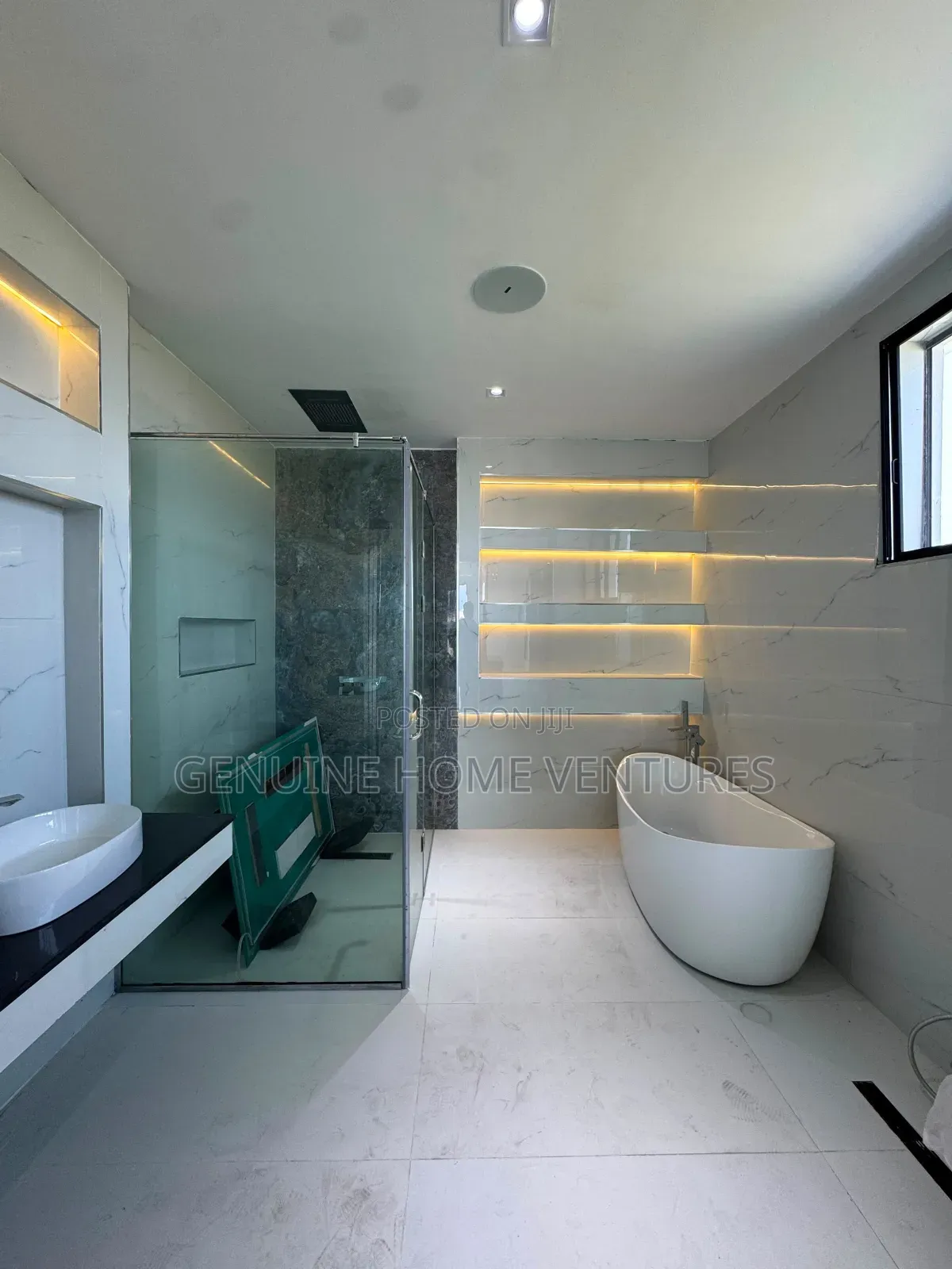 5bdrm Duplex in Ikate for sale
