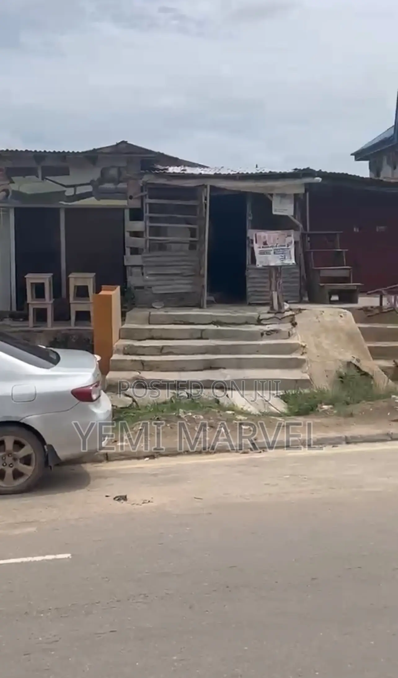 887sqm Commercial Land Facing Main Akala Express Road, New Garage