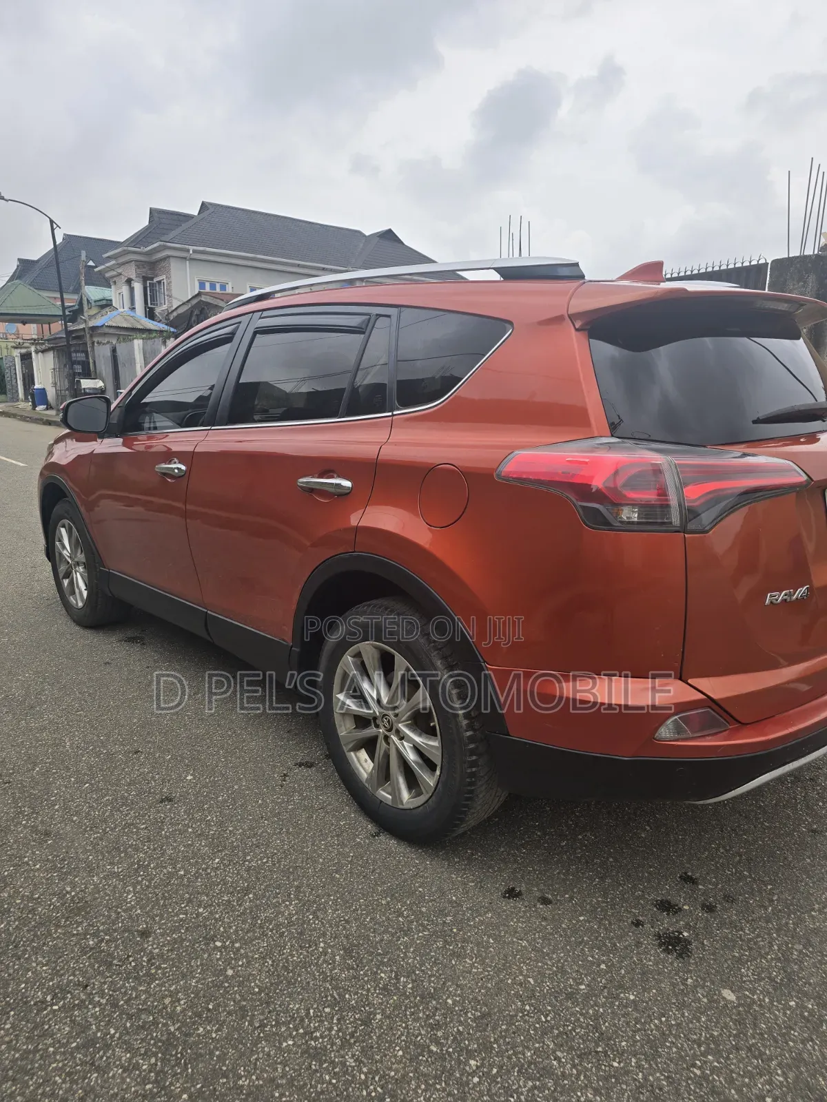 Toyota RAV4 2016 Orange