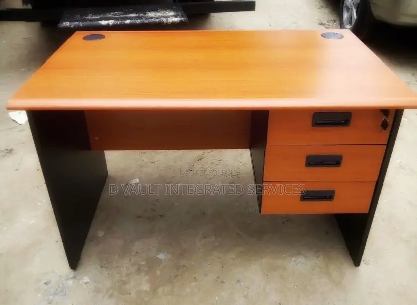 Office Table / Durable Office Desk