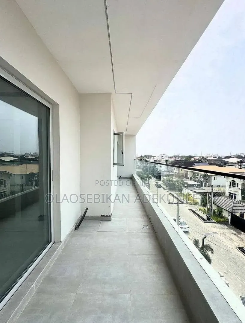 2bdrm Apartment in Admiralty Way Lekki for rent