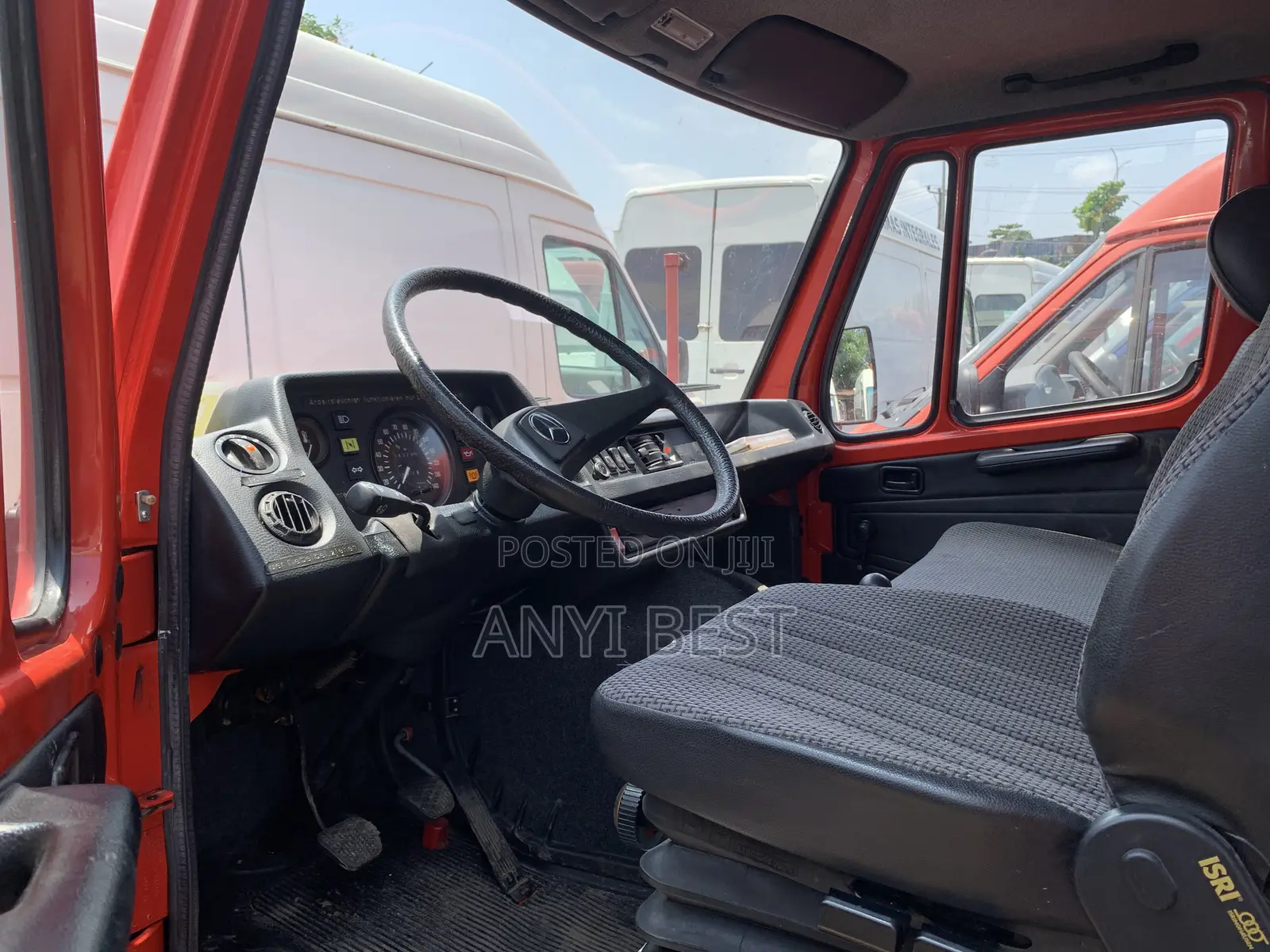 Mercedes-Benz Sprinter 2000 Red
