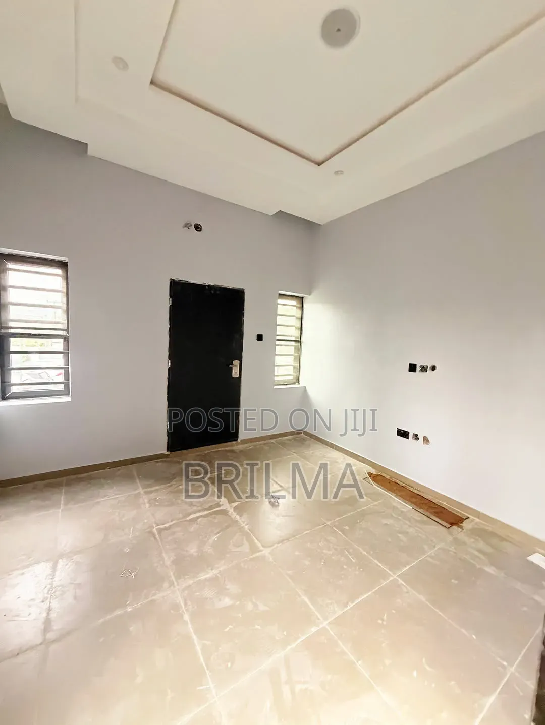 5bdrm Duplex in Jahi for sale