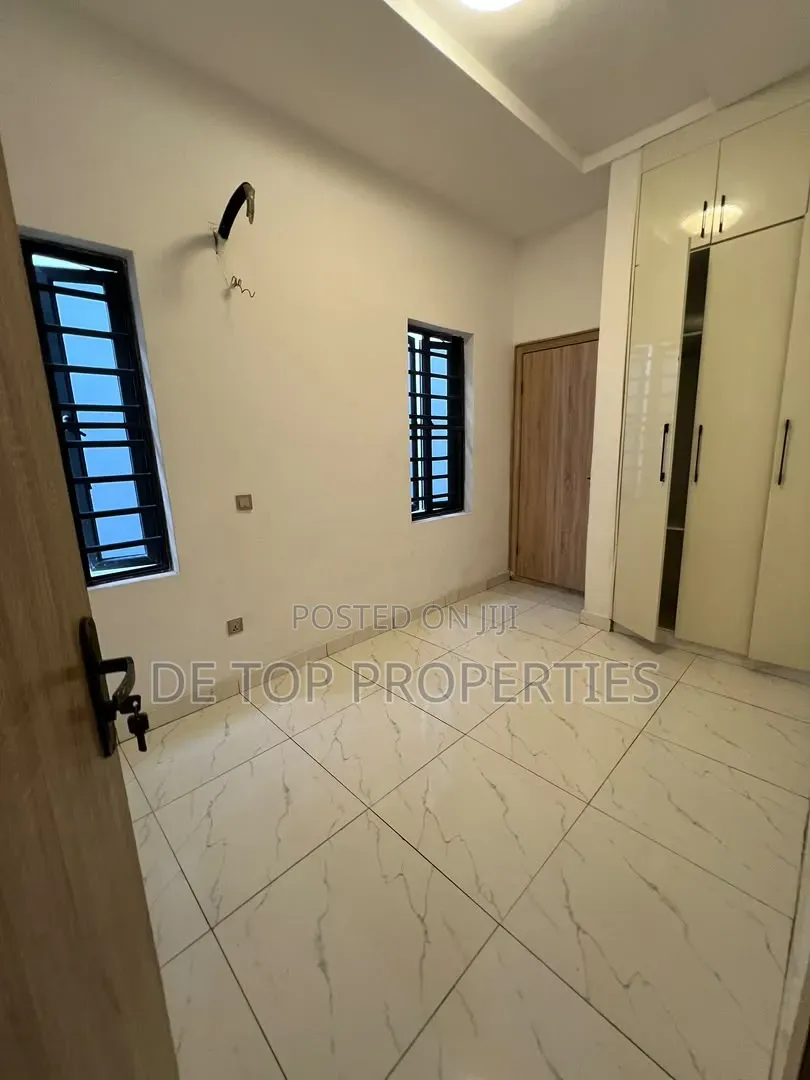 4bdrm Duplex in Ikota for rent