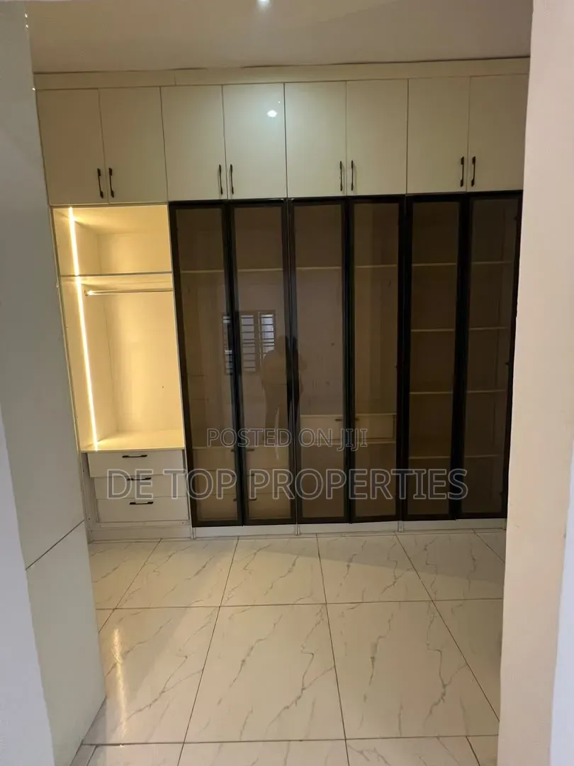4bdrm Duplex in Ikota for rent